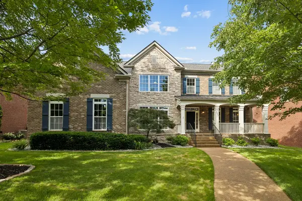 3053 Oxford Glen Dr, Franklin, TN 37067