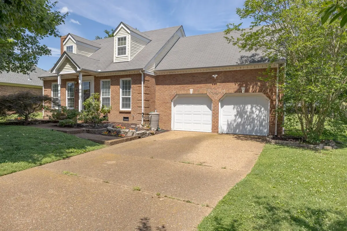 2858 Iroquois Dr, Thompsons Station, TN 37179 - #1