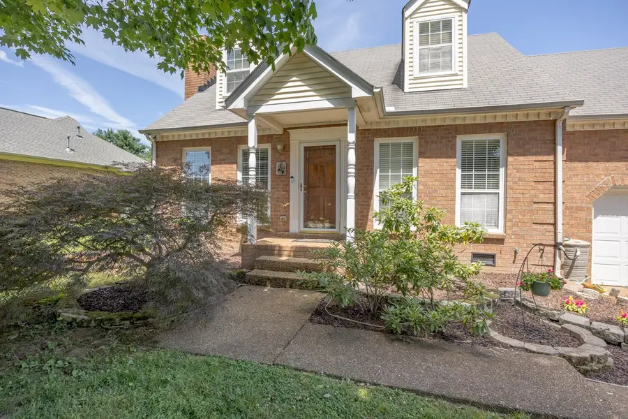 2858 Iroquois Dr, Thompsons Station, TN 37179 - #2