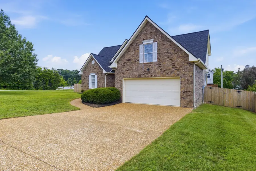 701 Pinehurst Pt, Mount Juliet, TN 37122 - #2