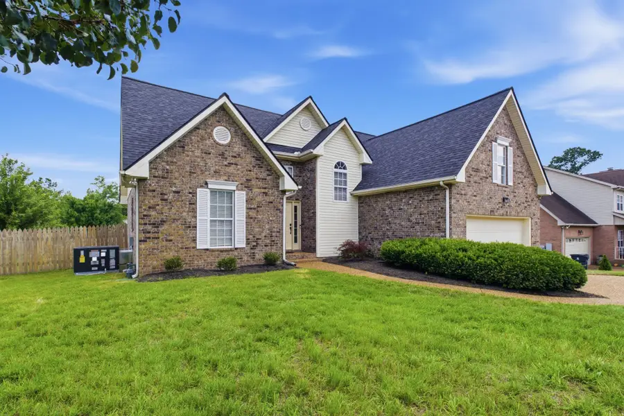 701 Pinehurst Pt, Mount Juliet, TN 37122 - #3