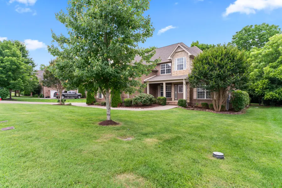 1002 Glessner Dr, Spring Hill, TN 37174 - #2
