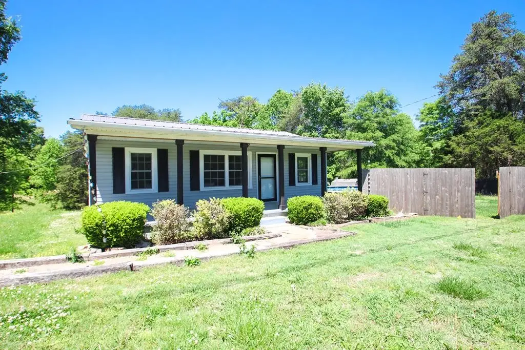 13400 Old Kentucky Rd, Walling, TN 38587 - #1