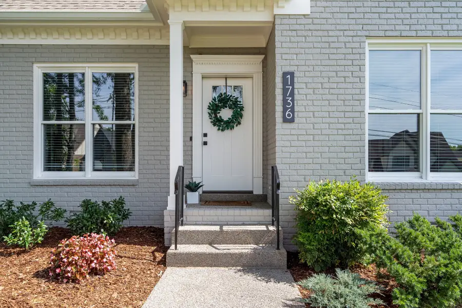 1736 Hillmont Dr, Nashville, TN 37215 - #2