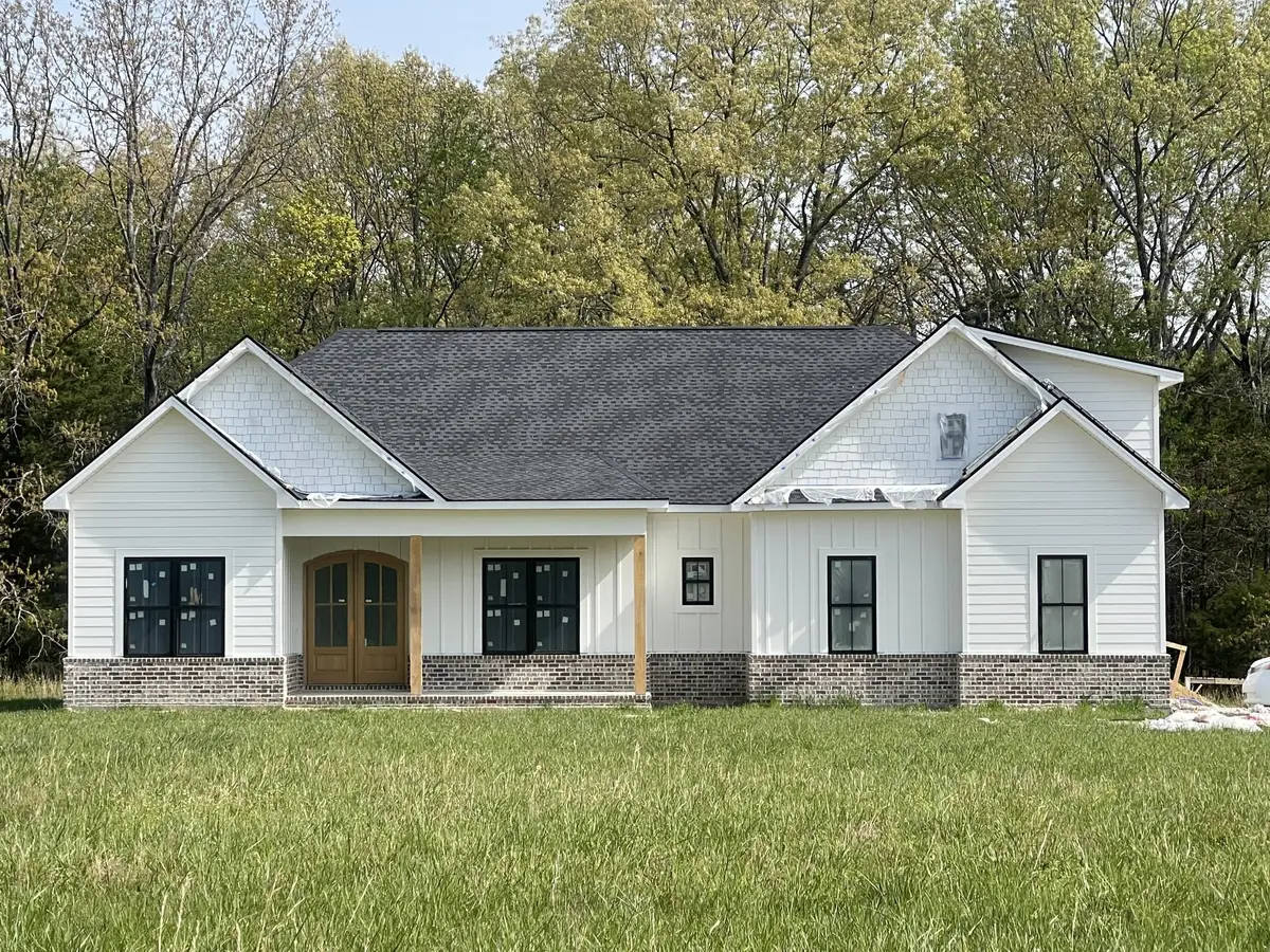 933 Ovoca Lake Rd, Tullahoma, TN 37388 - #1