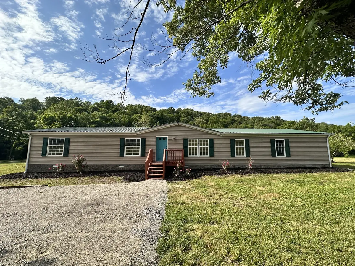 7287 Pinewood Rd, Nunnelly, TN 37137 - #1