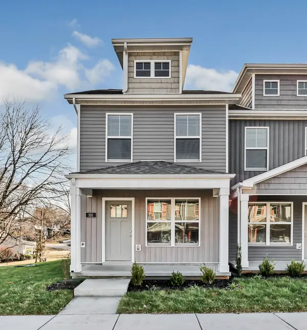101 Quarry Point Dr, Clarksville, TN 37043