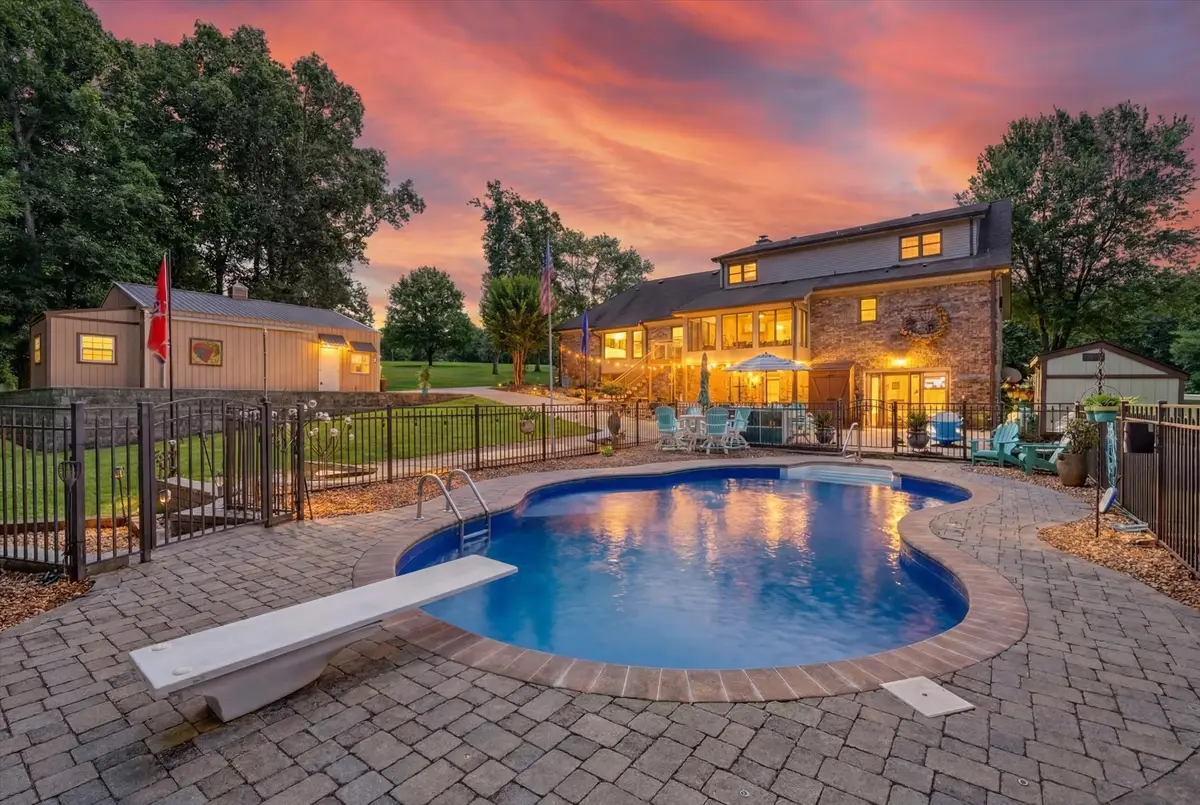 1175 Hutcheson Ln, Clarksville, TN 37040 - #1