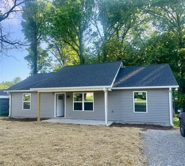 204 E Peter Ave, Monterey, TN 38574 - #1