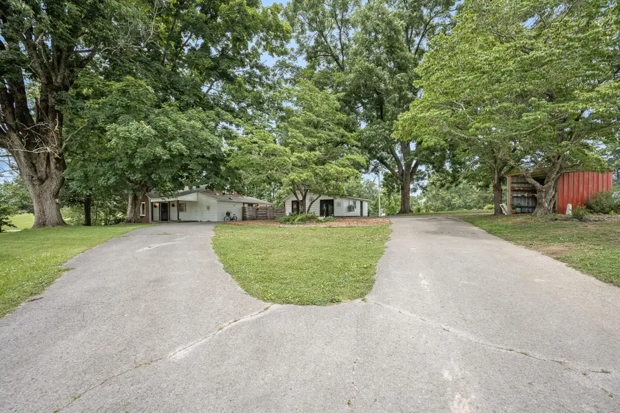 5825 Cobb Hollow Rd, Tullahoma, TN 37388 - #2