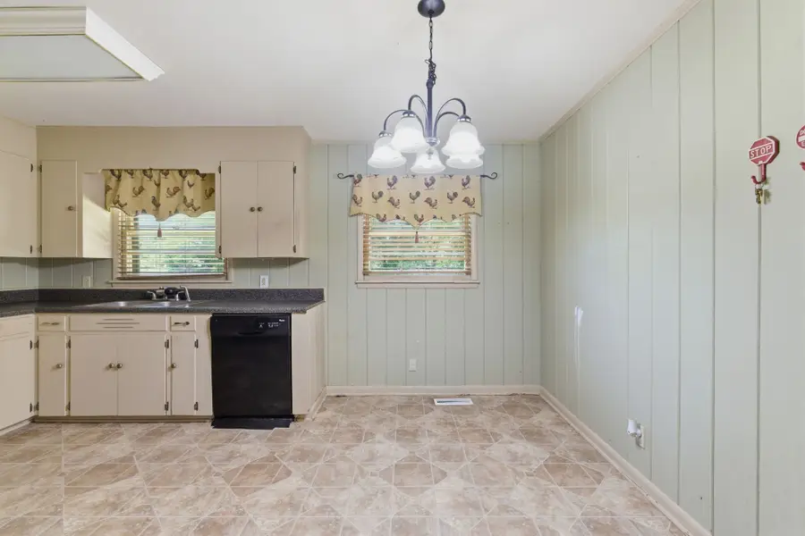 106 Burrum Dr, Shelbyville, TN 37160 - #3