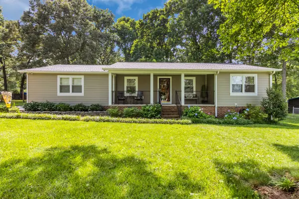 715 Wanda Ln, Tullahoma, TN 37388