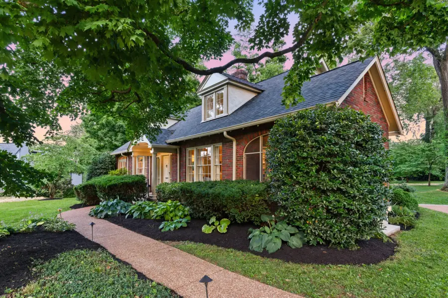 3609 Saratoga Dr, Nashville, TN 37205 - #2