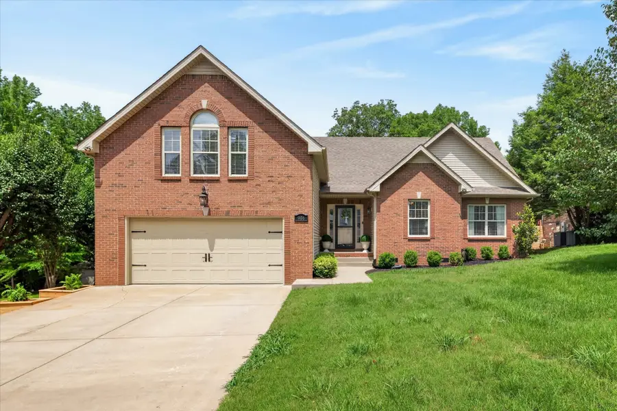 906 Douglas Ln, Clarksville, TN 37043 - #2