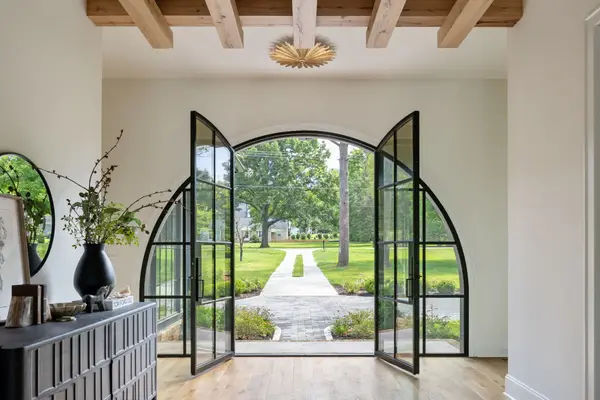 2805 Tyne Blvd, Nashville, TN 37215