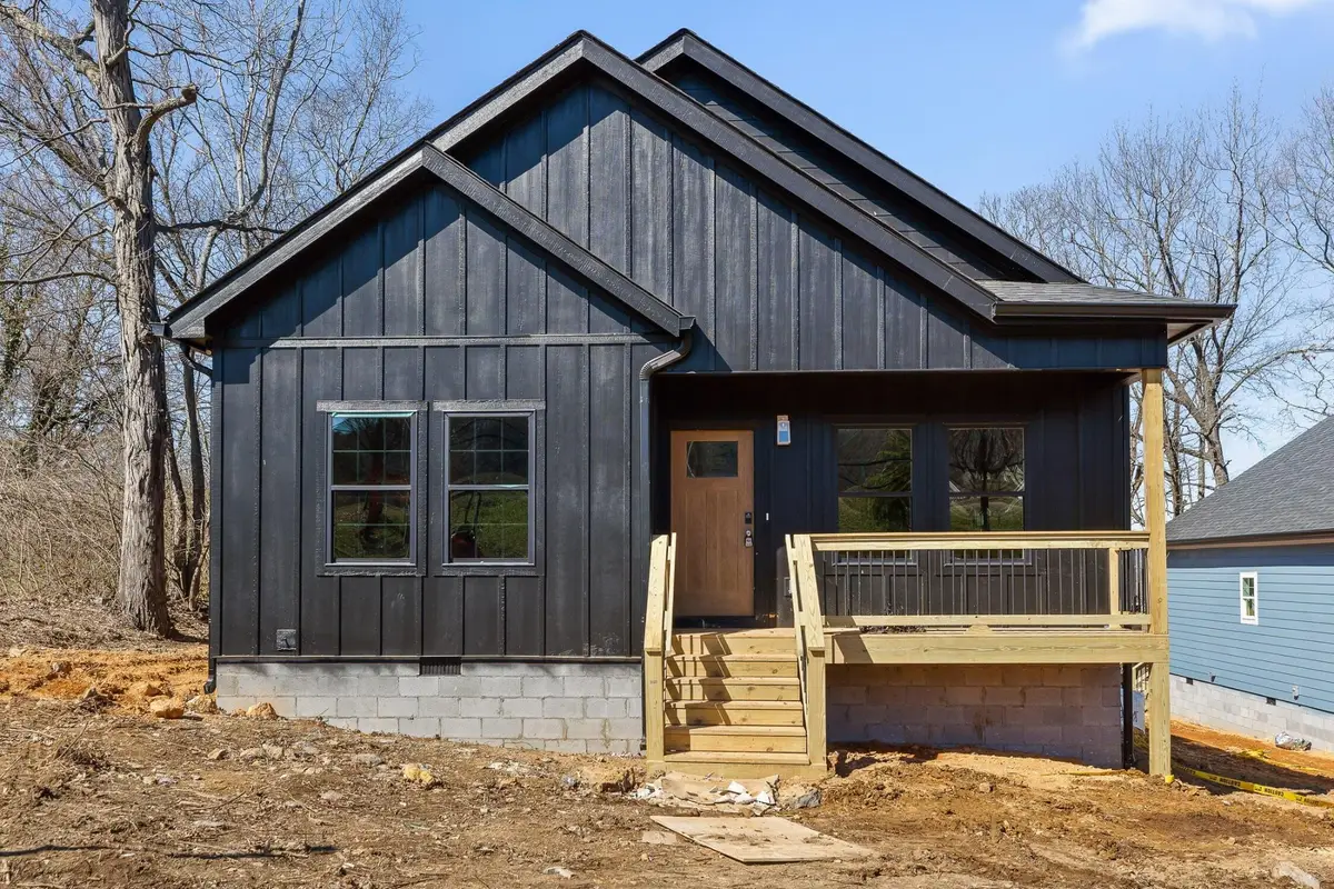 907 N Chamberlain Avenue, Chattanooga, TN 37406 - #1