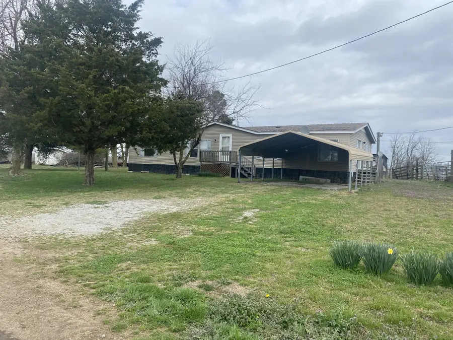 42 Oaks Rd, Ethridge, TN 38456 - #3
