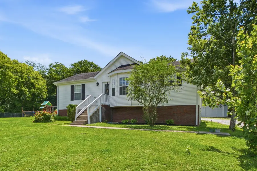 1024 Lynndale Dr, Castalian Springs, TN 37031 - #2