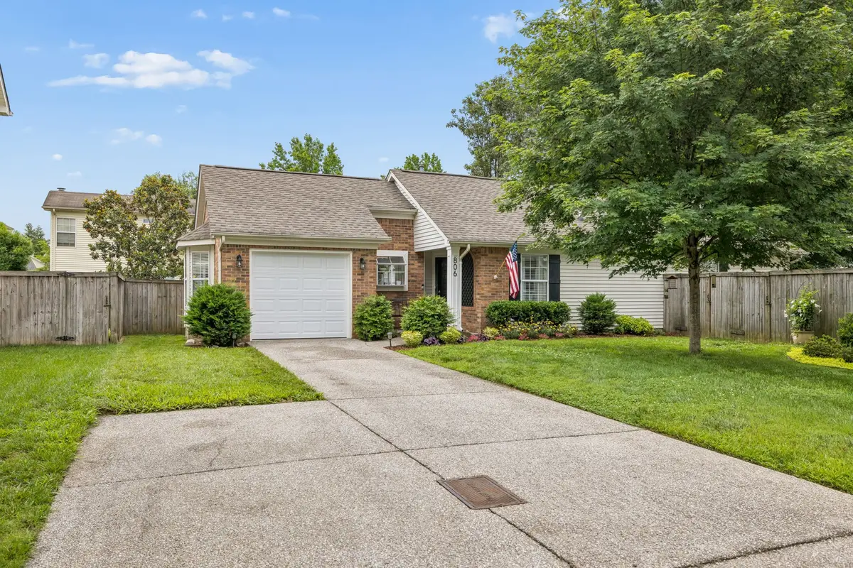 806 Brandyleigh Ct, Franklin, TN 37069 - #1