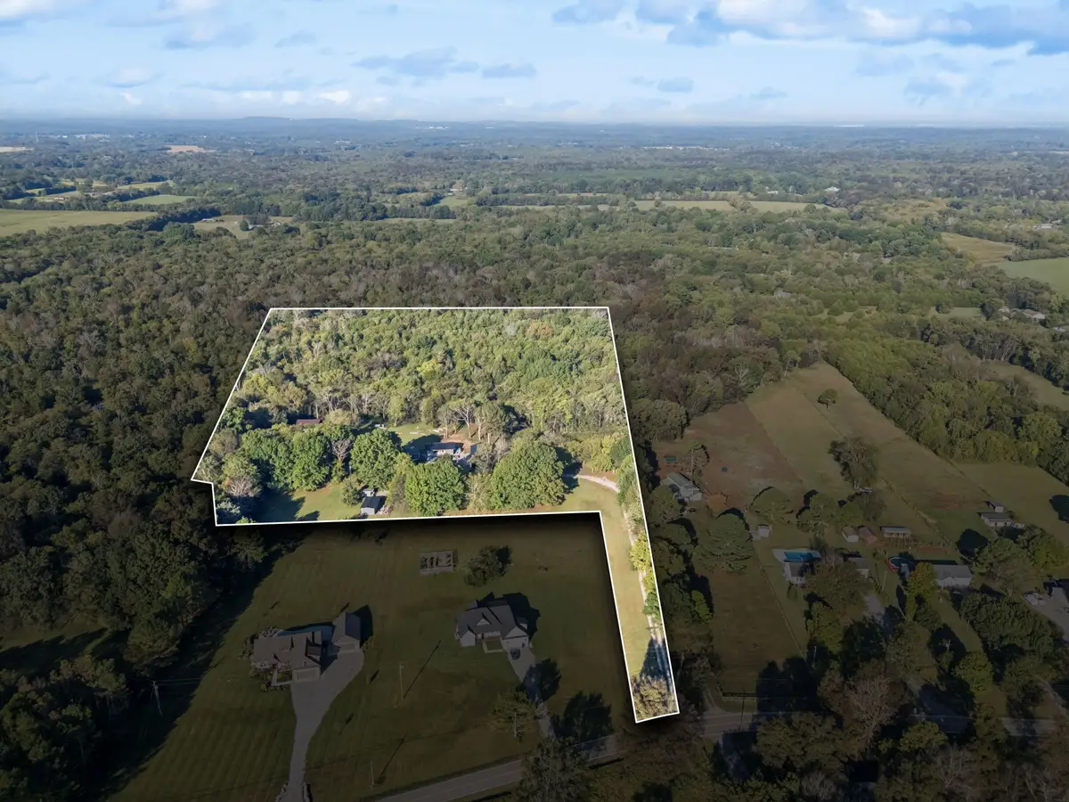 4650 Lunns Store Rd, Chapel Hill, TN 37034 - #1