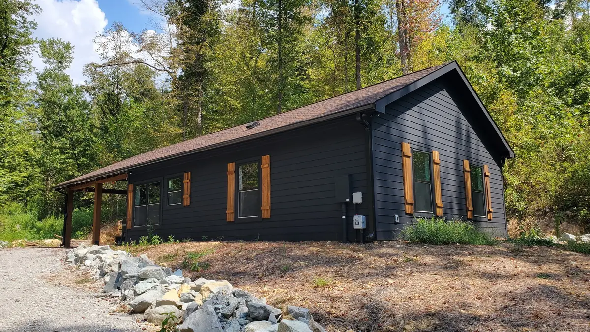 570 Beasley Hollow Rd, Linden, TN 37096 - #1