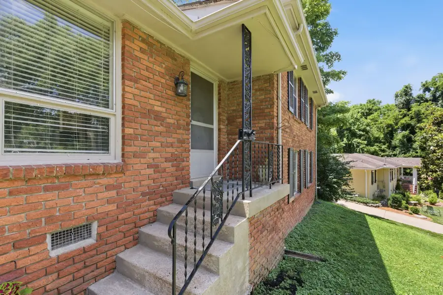 461 Manley Dr, Nashville, TN 37220 - #2