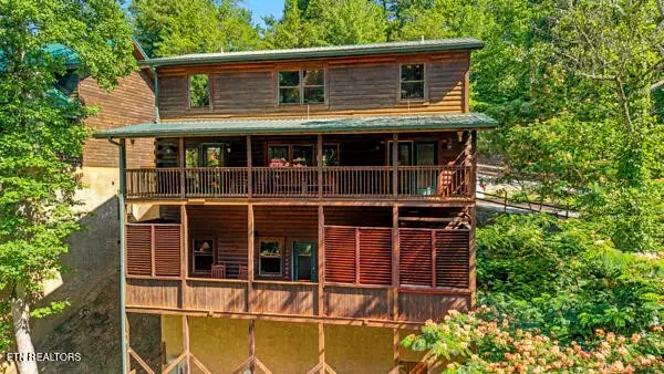 620 Chickasaw Gap Way, Pigeon Forge, TN 37863 - #2