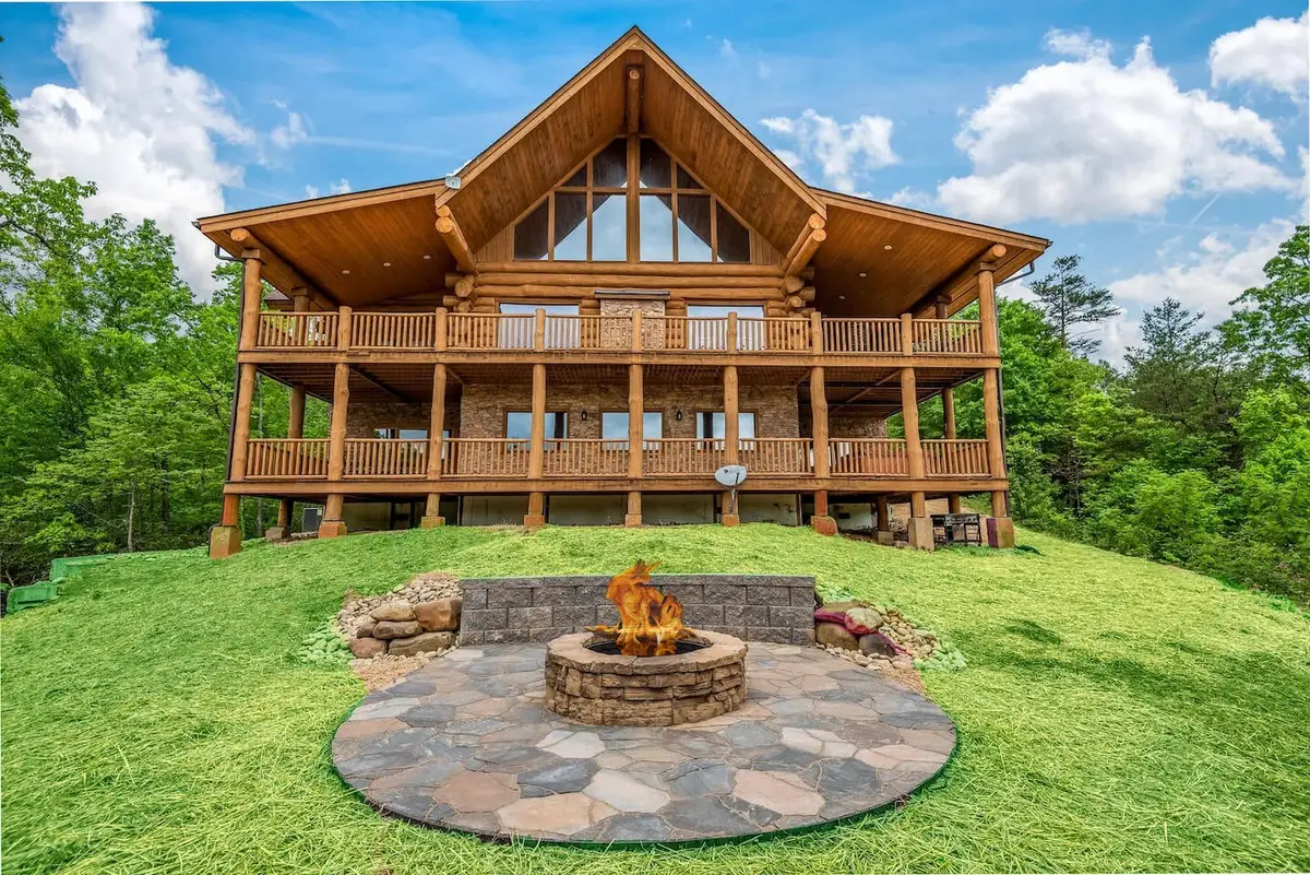 618 Big Bear Ridge Road, Gatlinburg, TN 37738 - #1