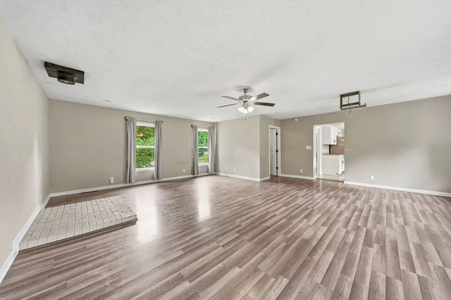 305 Cainridge Dr, Clarksville, TN 37040 - #3