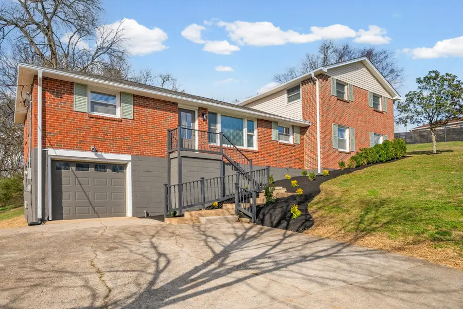 1320 Bellshire Dr, Nashville, TN 37207 - #3