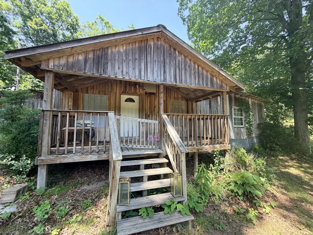14356 Highway 438 W, Linden, TN 37096 - #1