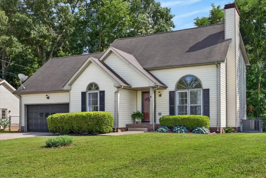 472 Bamburg Dr, Clarksville, TN 37040 - #2