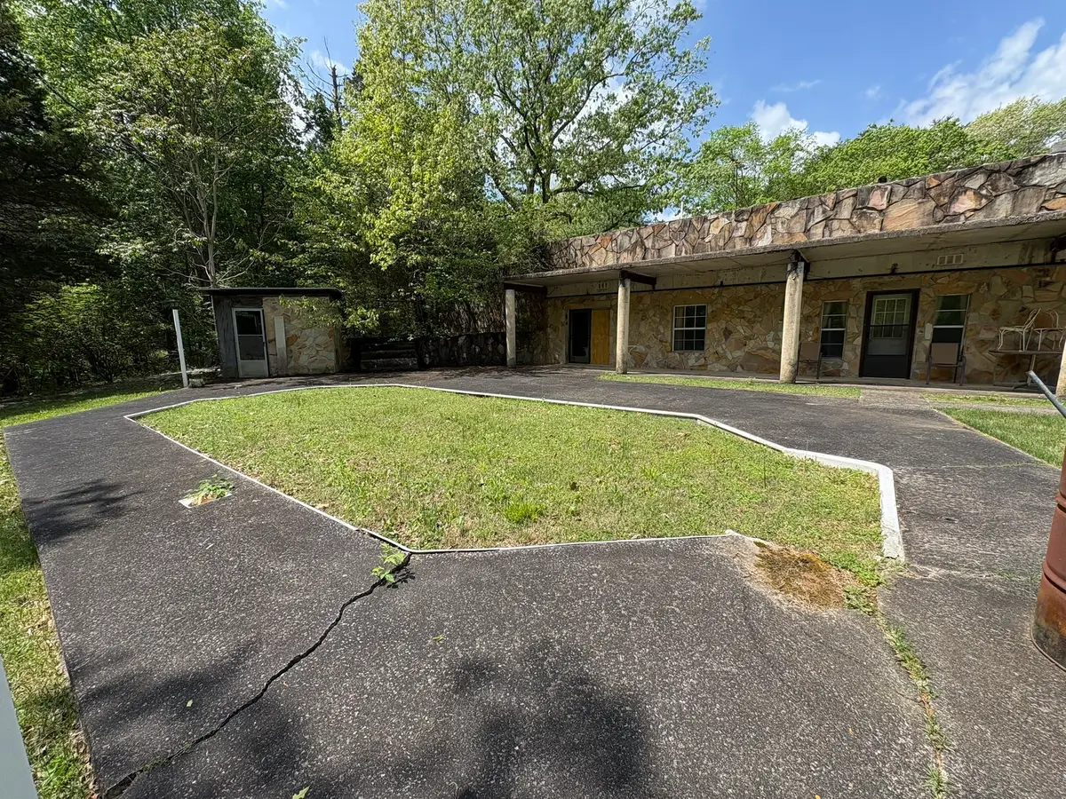 4089 Old Metal Rd, Palmyra, TN 37142 - #1