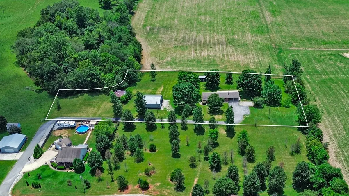 200 Acorn Hill Dr, Sparta, TN 38583 - #1