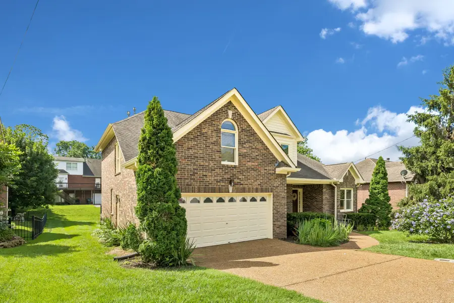 6916 Collinswood Dr, Nashville, TN 37221 - #2