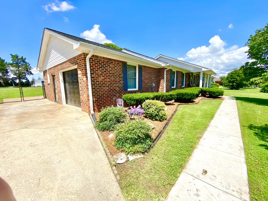 106 Chattin St, Winchester, TN 37398 - #3