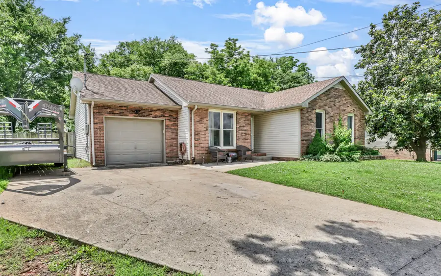 1422 Honeysuckle Ln, Clarksville, TN 37040 - #3