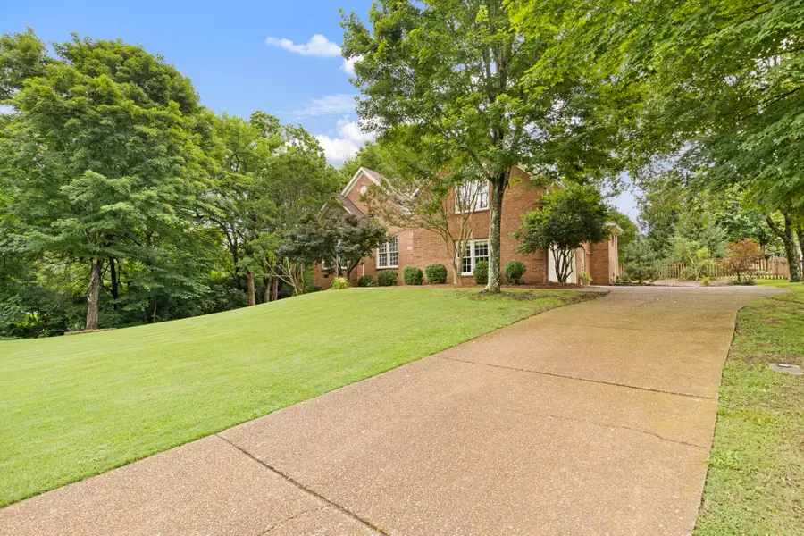 4040 Oxford Glen Dr, Franklin, TN 37067 - #2