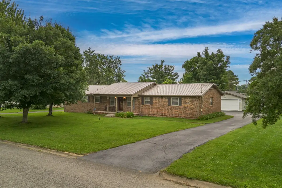 806 Brookhaven Cir, Shelbyville, TN 37160 - #1