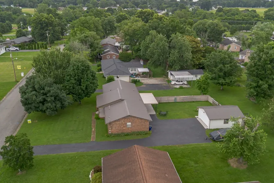 806 Brookhaven Cir, Shelbyville, TN 37160 - #2
