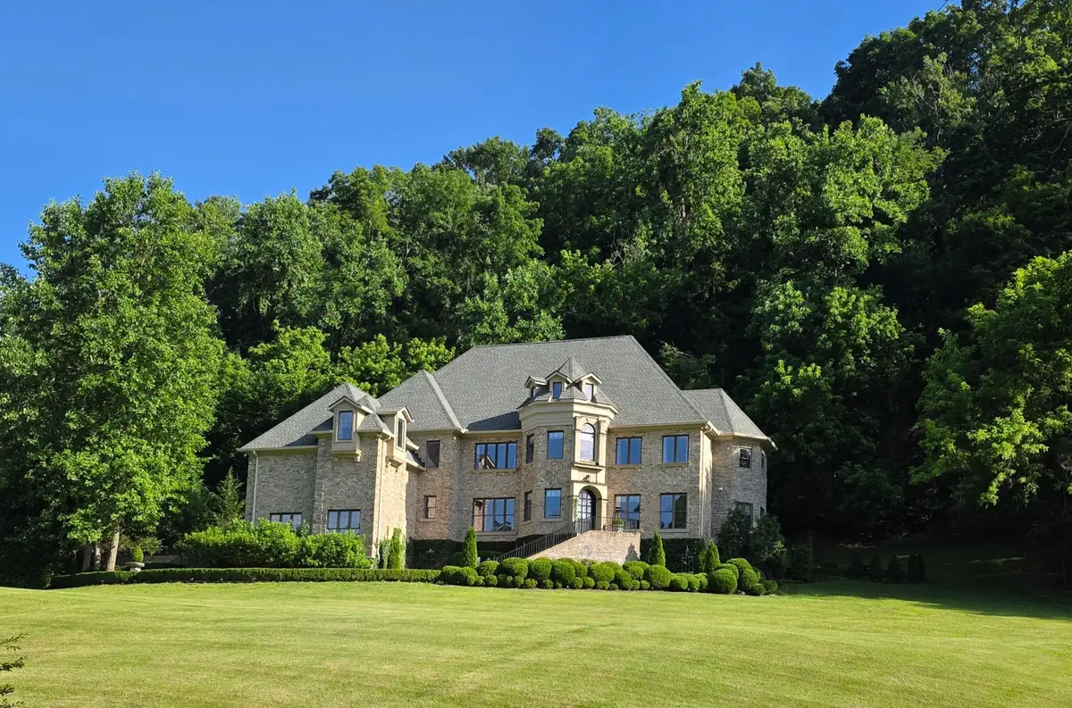 1060 Natchez Valley Ln, Franklin, TN 37064 - #1