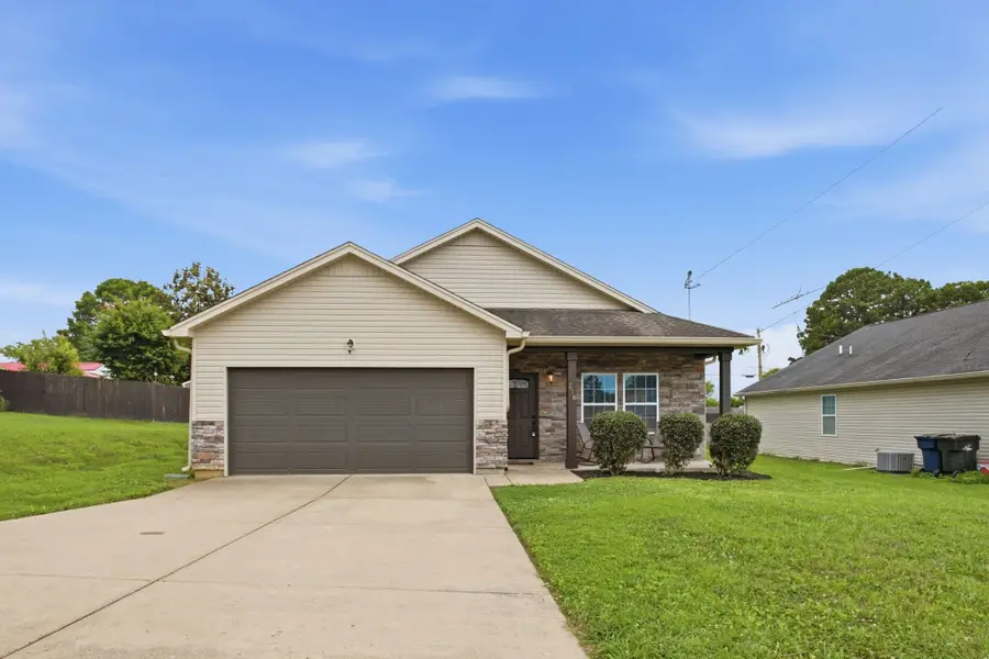 216 Woodsong Ln, Columbia, TN 38401 - #2