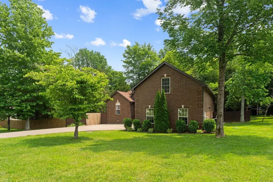 3006 Gracie Ann Dr, Greenbrier, TN 37073 - #2