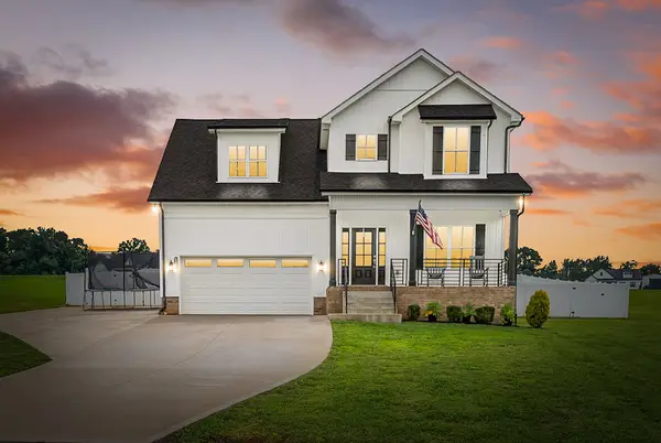 3904 Chapel Hill Rd, Clarksville, TN 37040