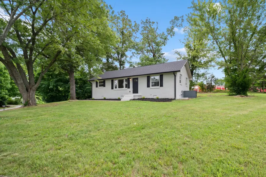 608 Zinnia Dr, Clarksville, TN 37042 - #3