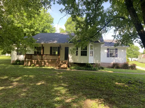 510 Morningside Dr, Chapel Hill, TN 37034