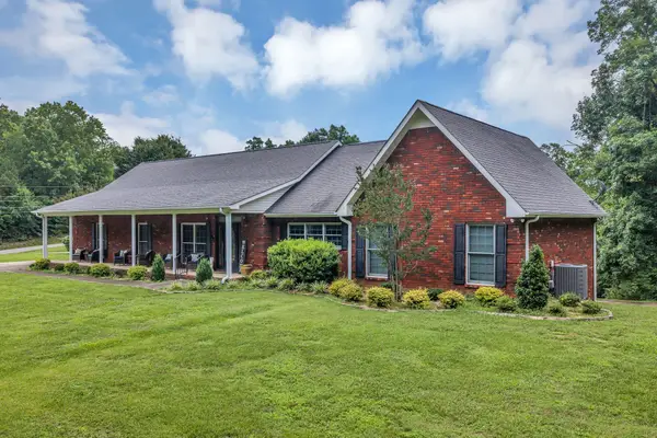 398 N Hummingbird Ln, Dickson, TN 37055