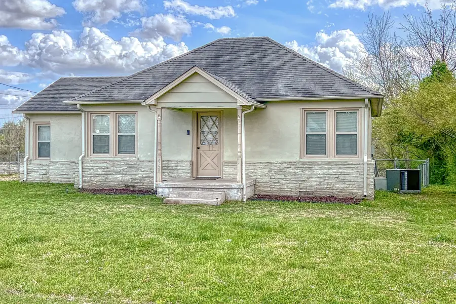 431 Elm St, Baxter, TN 38544 - #2