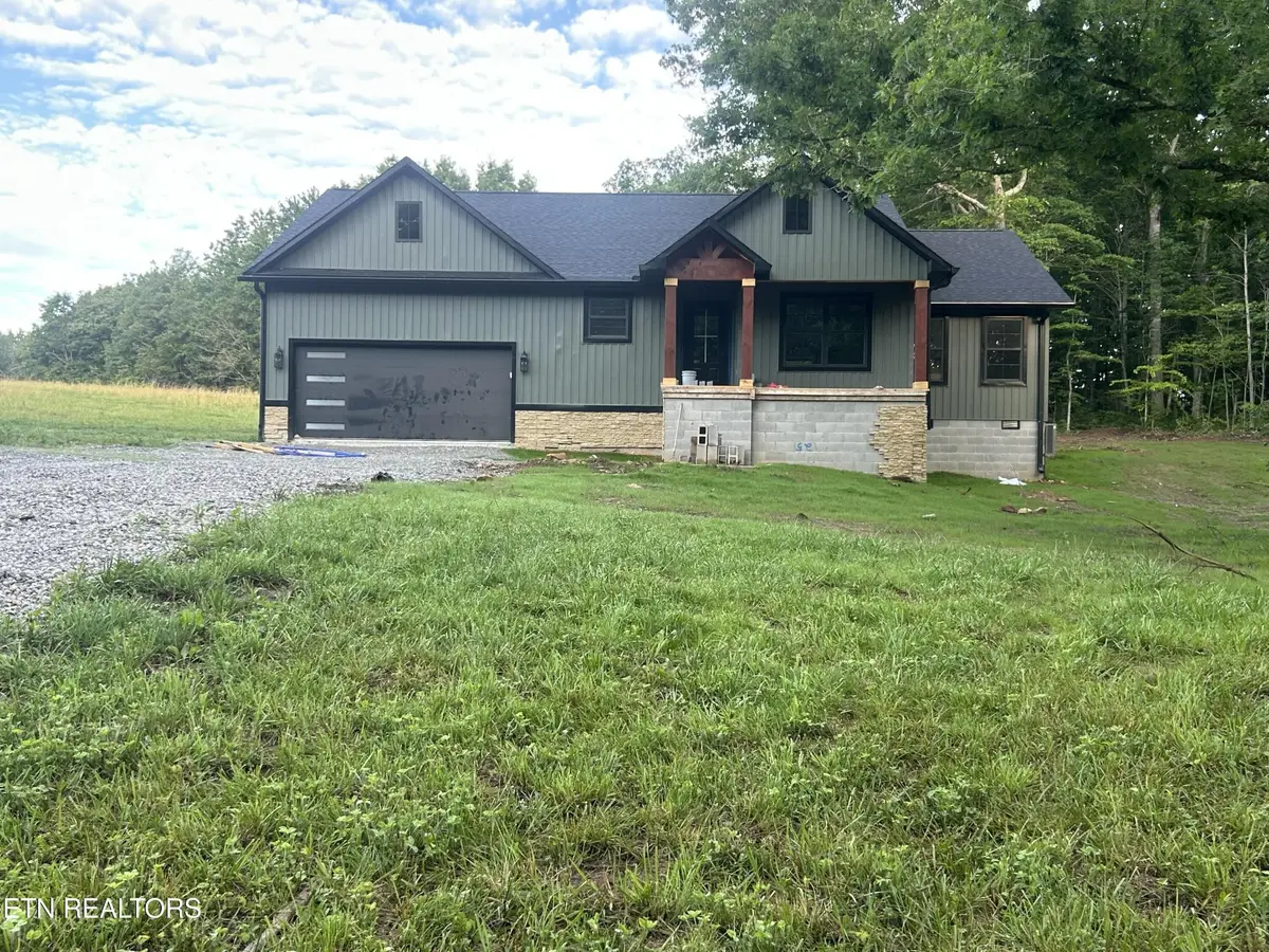 214 Georgee Rd, Jamestown, TN 38556 - #1