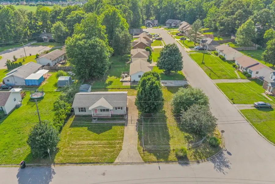 606 Joshua Dr, Clarksville, TN 37042 - #3